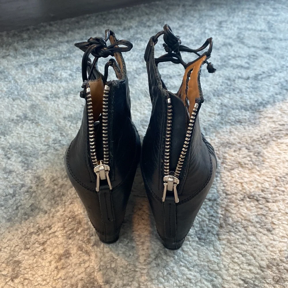 Dolce Vita Strappy Wedge Heels - Picture 4 of 9